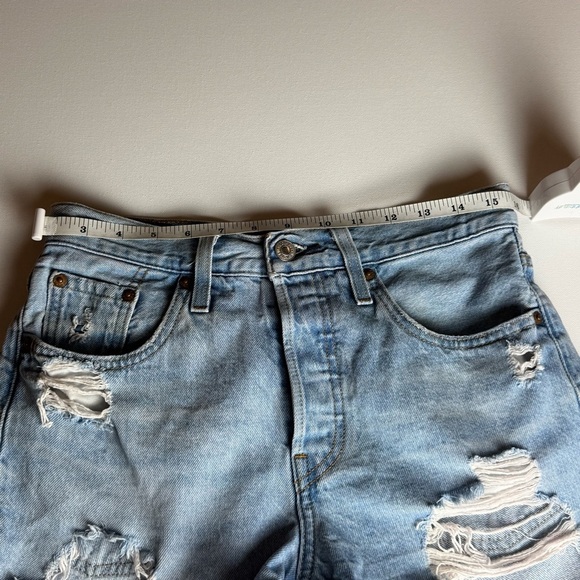 Levi's Strauss 501 Blue Distressed Jean Shorts W25 - Picture 9 of 9